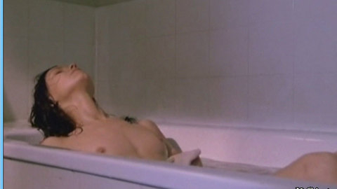 Fanny Bastien in Urgence (1985) Breasts Arched Back Bathtub 564861