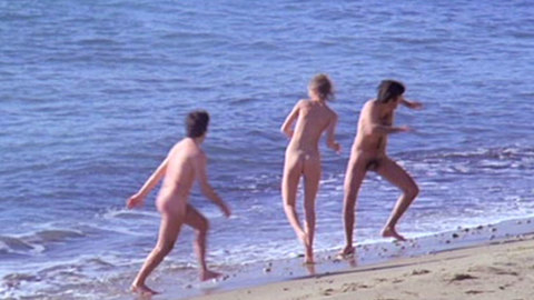 Dalila Di Lazzaro in L' Italia s'è rotta (1976) Butt Back Exposed Beach 587805