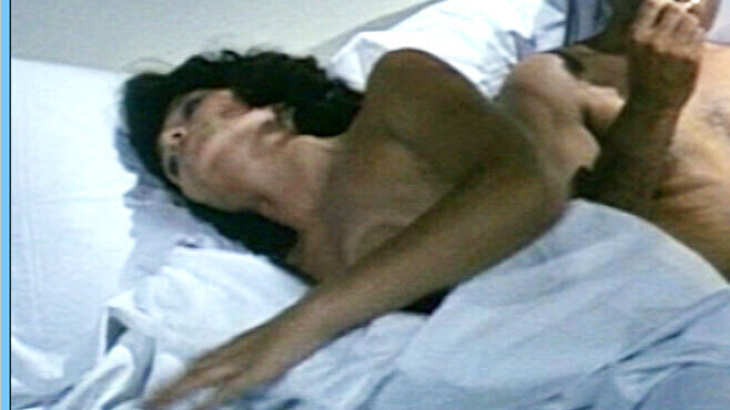Erika Blanc Nude in Il domestico. Breasts, big areolas, couple in bed. 625678