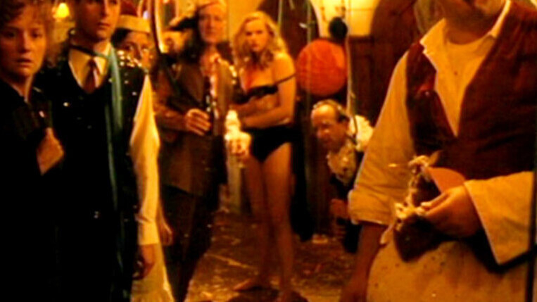 Hottest Veronica Ferres Scene in Die zweite Heimat – Chronik einer Jugend. Underwear, black bra, black panties. 653942