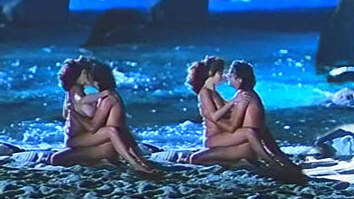 Nudes of Marisa from Ferie d'agosto. Breasts, Thong, back exposed, beach sex. 589986
