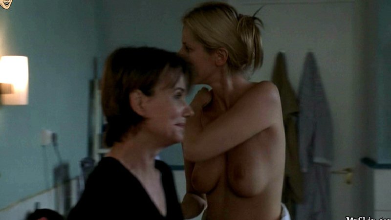 Nudes of Béatrice from Tout va bien, on s'en va. Breasts, bathroom, big breasts. 576318