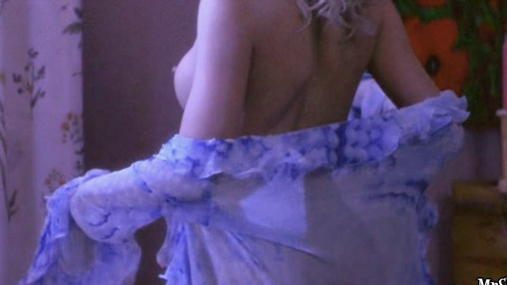 Valeria Marini Naked in Corazón de bombón. Breasts, back exposed, blonde. 550351