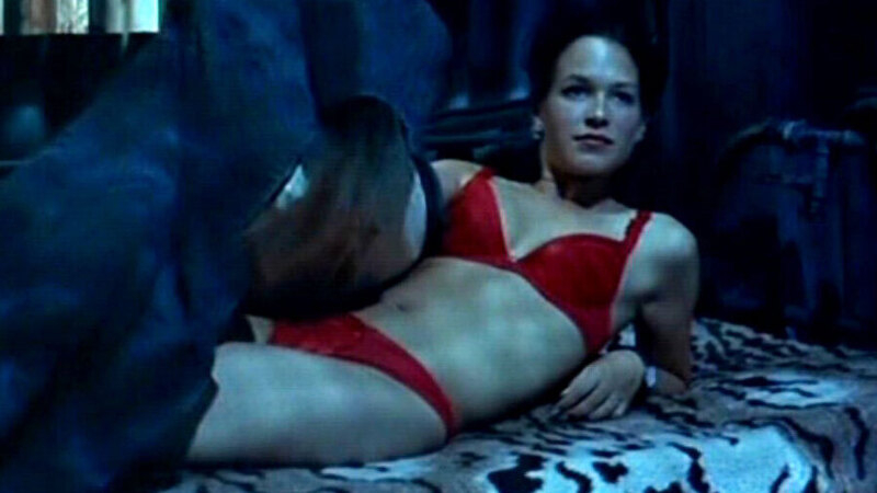 Sexiest Franka Potente Scene in Die drei Mädels von der Tankstelle. Underwear, SFW, black hair. 566731