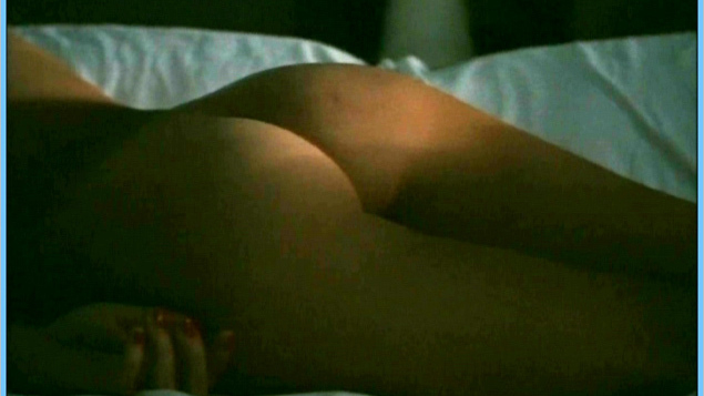 Emma Suárez Nude in Contra el viento. Butt, close-up, in bed. 566842