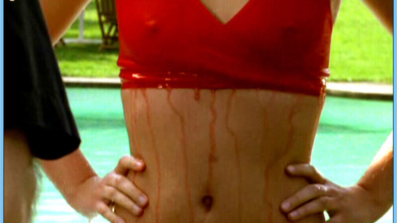 Sexiest Scenes of Valerie Landau from Liebe, Lügen, Leidenschaften. Bikini, dye running, poolside. 659549