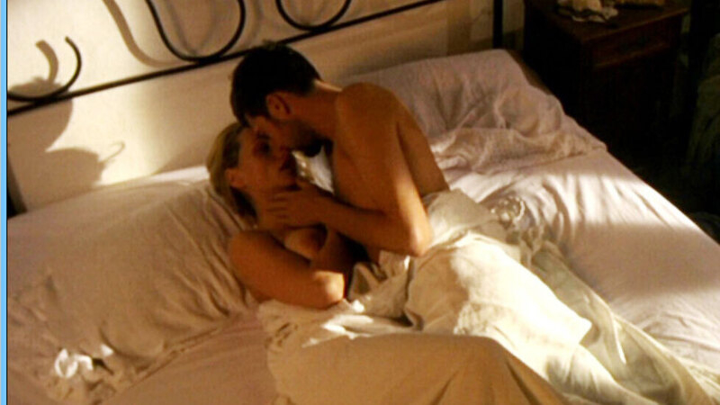 Catherine H. Flemming Naked in Hunger: Sehnsucht nach Liebe. Breasts, blonde, couple in bed. 568033