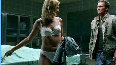 Sexiest Doreen Jacobi Scene in Zwei zum Fressen gern. Underwear, SFW, autopsy table. 632197