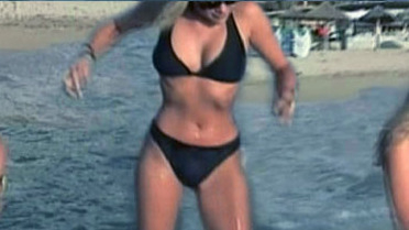 Sexiest Alexandra Neldel Scene in Bang Boom Bang - Ein todsicheres Ding. Bikini, SFW, beach. 712729