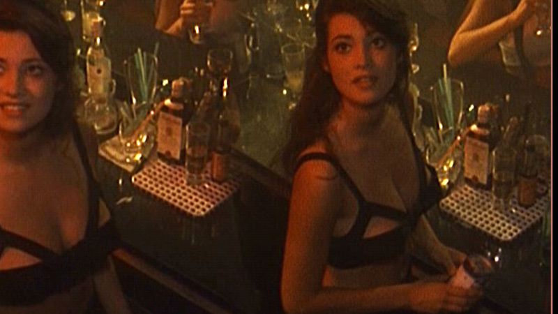Hottest Manuela Arcuri Scene in Uomini senza donne. Sexy, brunette, collage. 647864