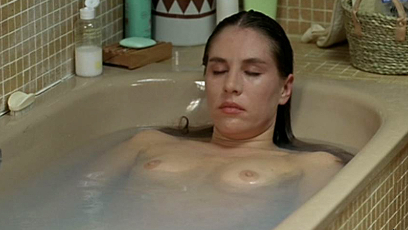 Mathilde Seigner Nude in Tristan. Breasts, in bathtub, nude. 605782