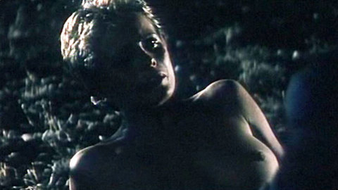 Isabella Ferrari in Cronaca di un amore violato (1995) Breasts Breasts Brunette 569682