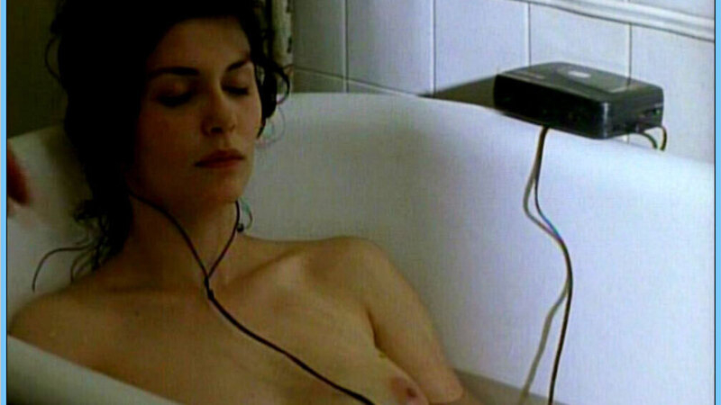 Audrey Tautou Naked in Le boiteux: Baby blues. Breasts, bathtub, nude. 569845