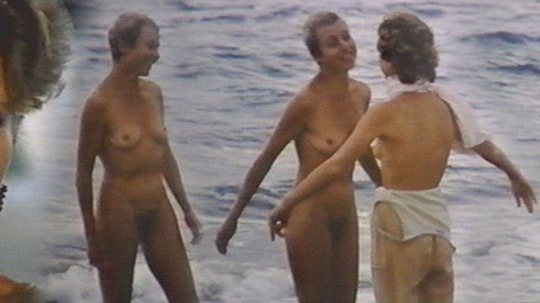 Hanna Schygulla Nude in Storia di Piera. Breasts, Butt, Bush, Lesbian, beach, couple. 563380