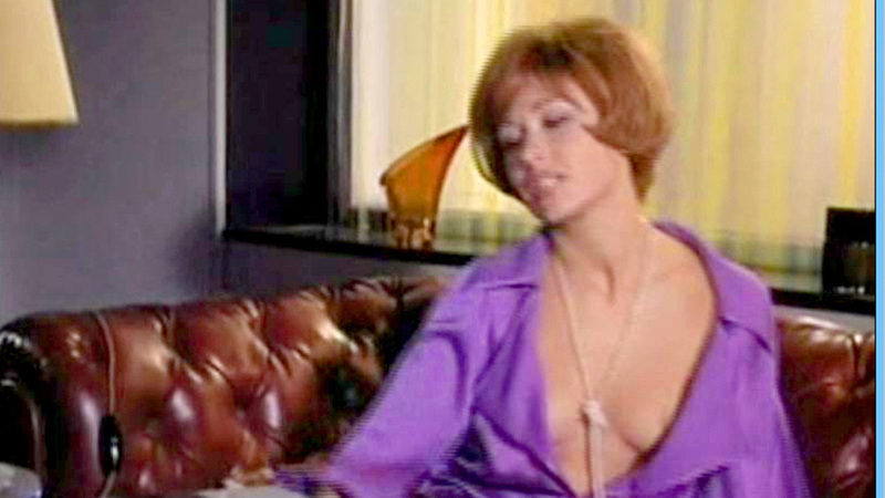 Marlène Jobert Naked in Faut pas prendre les enfants du bon Dieu pour des canards sauvages. Breasts, cleavage, left breast. 561847
