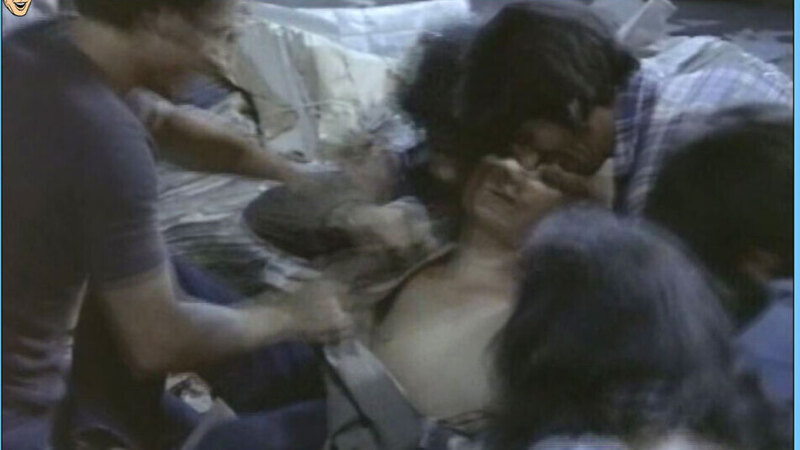 Marlène Jobert Nude in La guerre des polices. Breasts, men undressing woman, nude. 570094