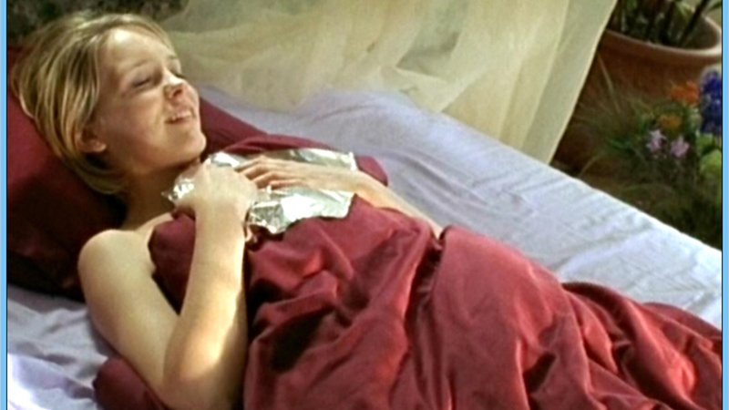 Dich schickt der Himmel's Sexiest Scenes with Laura Tonke. Sexy, blonde, in bed. 562020