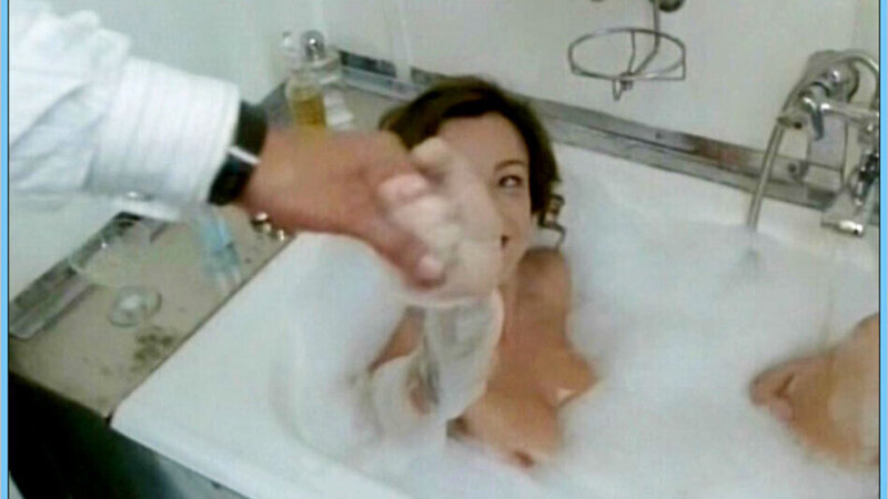 Stefania Rocca Nude as Mafalda di Savoia. Breasts, bathtub, brunette. 639506