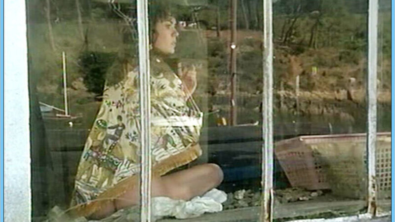 Nudes of Françoise from Un chien dans un jeu de quilles. Butt, bottomless, nude. 570744