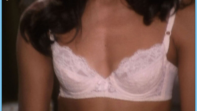 Sexiest Scenes of Vera Fontana from Un Detective. Underwear, brunette, white lace bra. 649709