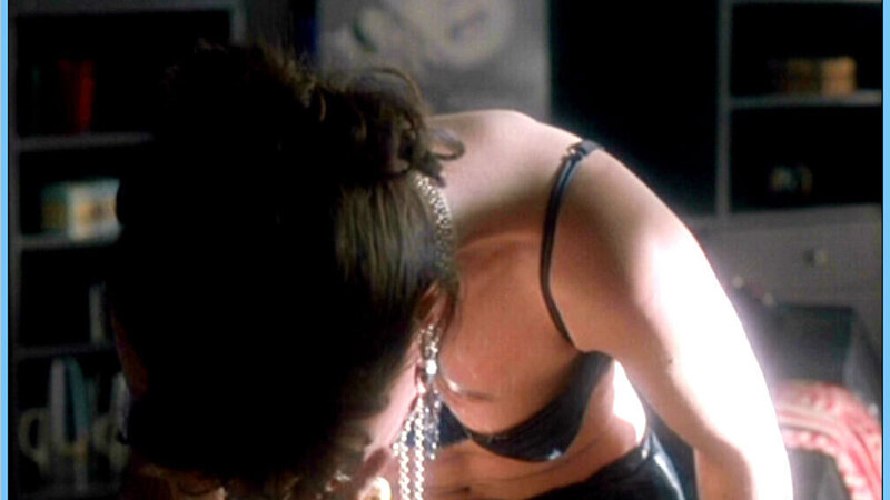 Hottest Maria Schrader Scene in Keiner liebt mich. Underwear, SFW, black bra. 602024