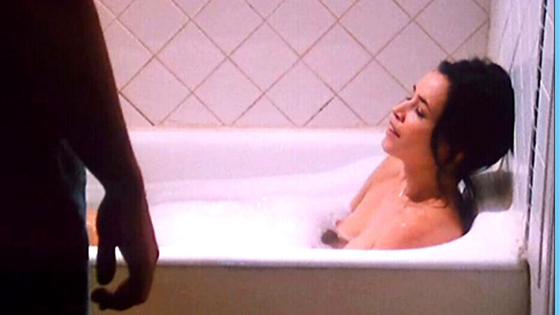 Nudes of Théa from Arthur et Théa. Breasts, black hair, in bathtub. 626460