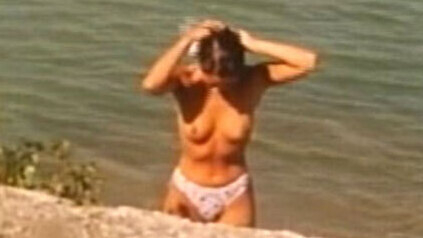 Juliet Sabatou from Le raisin d'or Naked. Breasts, black hair, in mirror. 572159