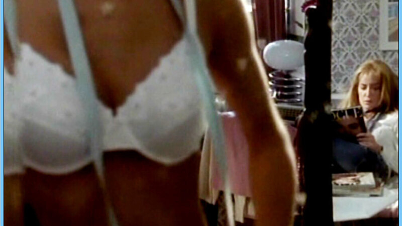 Sexiest Anja Kling Scene in Der Seerosenteich. Underwear, SFW, breast close-up. 629305