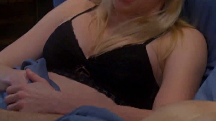 Sexiest Anna Faris Scene in Mom. Sexy, Underwear, SFW, bedroom. 734455
