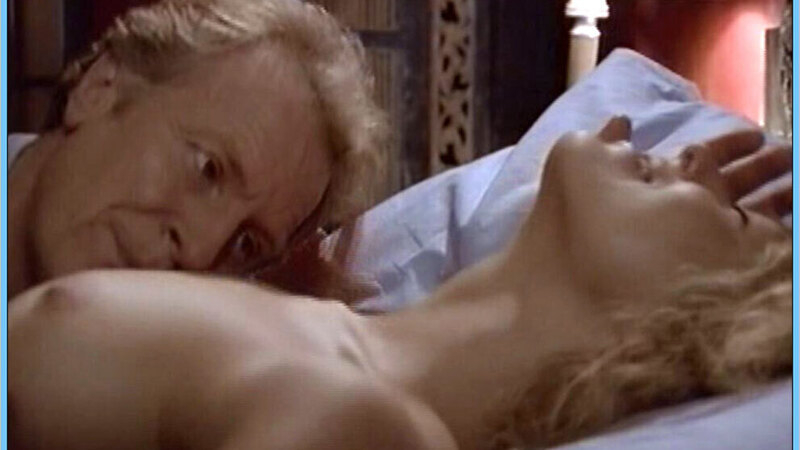 Marianne from Notre homme Naked. Breasts, blonde, couple in bed. 572981