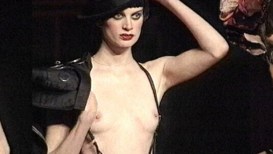 Herself from Laufsteg ins Glück Naked. Breasts, black hair, flower in hair. 573917
