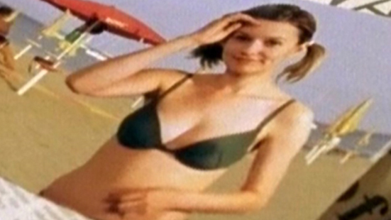 Sexiest Scenes of Charlotte Berg from Italiener und andere Süßigkeiten. Bikini, SFW, brunette. 609269