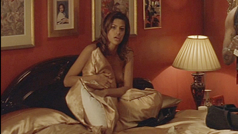 Eva Mendes in Training Day (2001) Breasts Breasts Covering With Sheets 689869