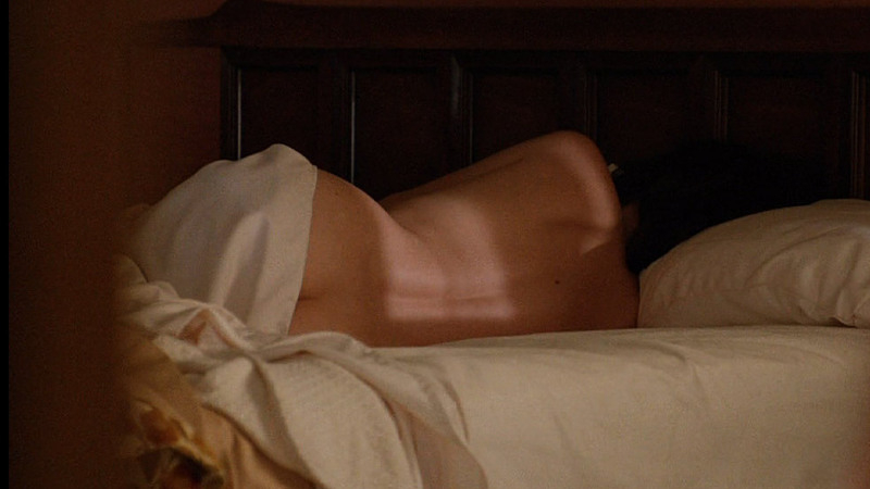 Jessica Paré Nude in Mad Men. Butt, back exposed, bed. 708904
