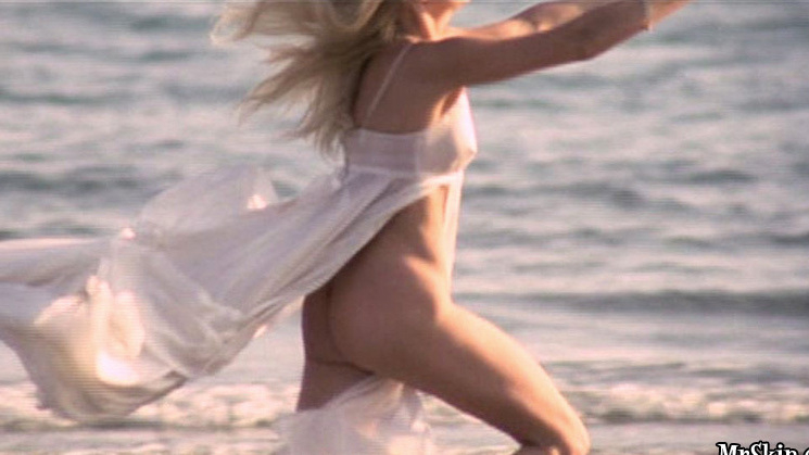Nudes of Linda from La fine dell'innocenza. Butt, beach, blonde. 605106