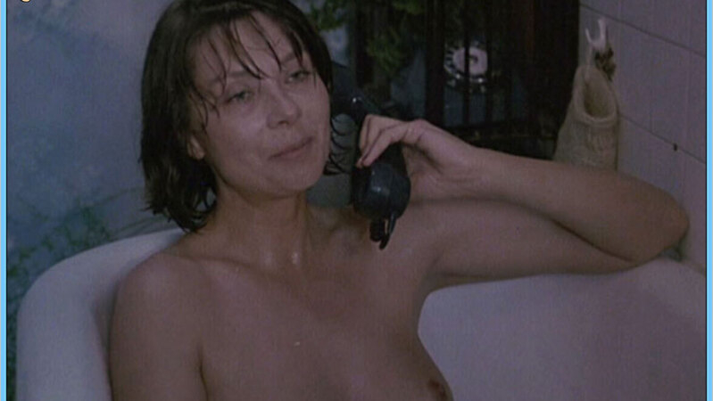 Macha Méril Nude in Vagabond. Breasts, bathtub, brunette. 579658