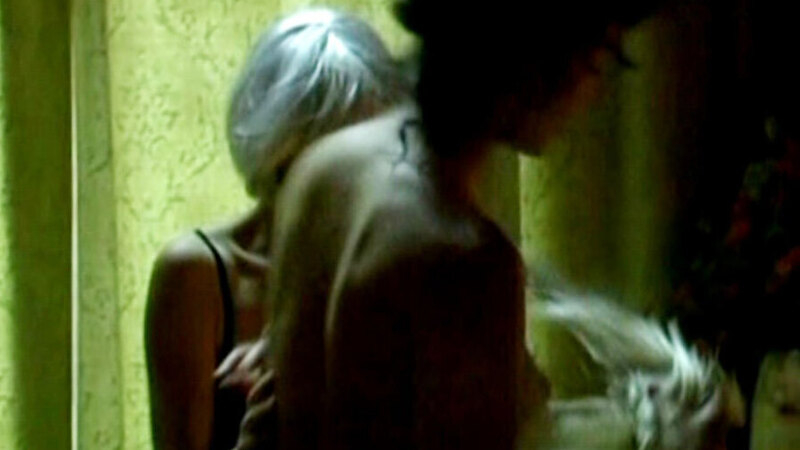 Nudes of Lulu from Lulu. Breasts, back exposed, black hair. 632418