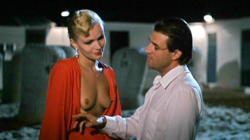 Renée Soutendijk Nude as Christine Halsslag. Breasts, blonde, couple. 581606