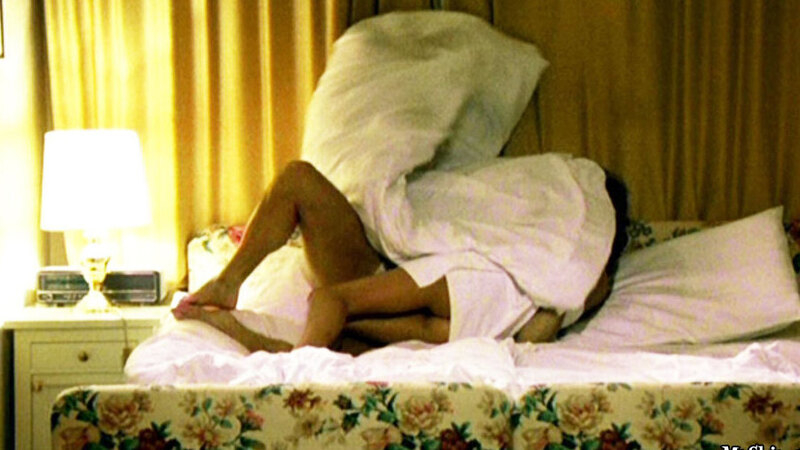 Diana from Die Schokoladen-Schnüffler Naked. Butt, brunette, couple in bed. 581705
