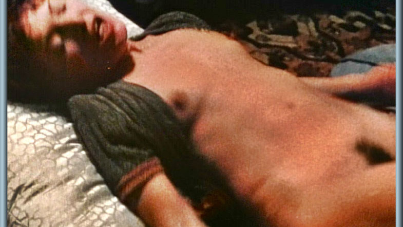 Véra Briole Nude in Pigalle. Breasts, Bush, hairy bush, laying down. 612160