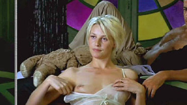 Florence Thomassin Naked in Le plaisir (et ses petits tracas). Breasts, blonde, breast out of shirt. 582319
