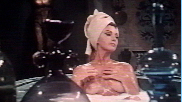 Sylva Koscina Naked in Kampf um Rom I. Breasts, bathtub, hair wrapped in towel. 583159