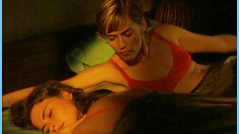 Sexiest Scenes of Julia from Lieben und Töten. Underwear, Lesbian, brunette, cleavage. 632009