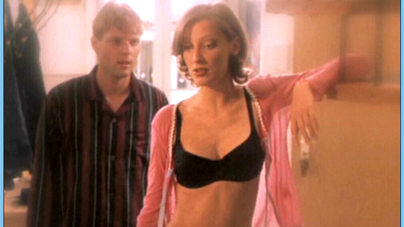 Hottest Alexandra Maria Lara Scene in Was nicht passt, wird passend gemacht. Underwear, SFW, black bra. 606992