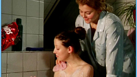 Alexandra Maria Lara Nude in Mensch, Pia!. Breasts, bubble bath, nude. 657490