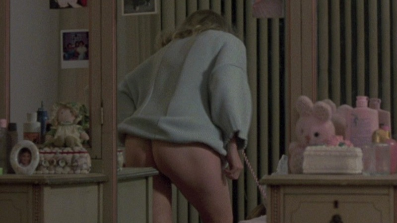 Cathy Podewell Nude in Night of the Demons. Butt, blonde, mirror. 734404