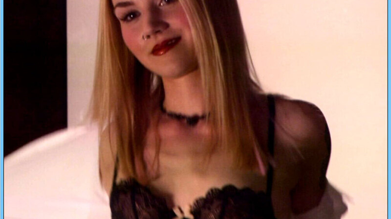 Hottest Rachel Miner Scene in Californication. Underwear, black lace bra, nose ring. 665072