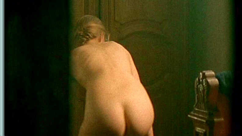 Isild Le Besco Nude as Edmée. Butt, back exposed, bending forward. 604298
