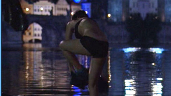 Hottest Mandy Moore Scene in Chasing Liberty. Underwear, SFW, back exposed. 612260
