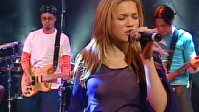 Sexiest Mandy Moore Scene in Rove Live. Sexy, breasts through top, brunette. 662263